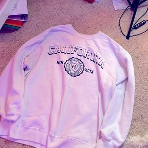 Very oversized soft California crewneck.